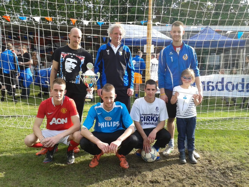 2013 - Shit, doa loat ich de koffie euver ut wedstriedformulier vallen